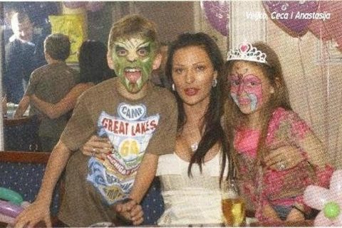 Ceca i deca tokom maskenbala