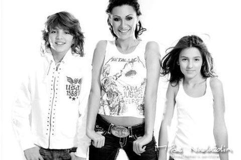 ceca-sin-veljko-i-anastasija-porodica-raznatovic
